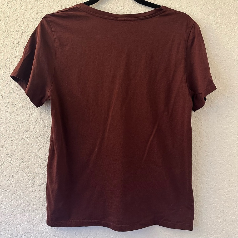 Uniqlo Maroon Short Sleeve Tee Size Medium - Picture 2 of 4